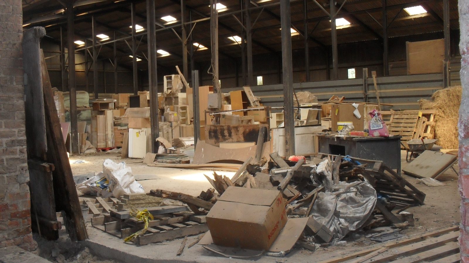 commercial clearance london